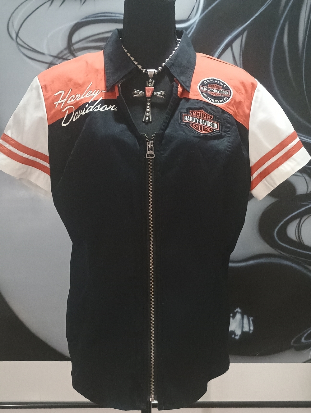 Harley-Davidson Black, Orange & White Short Sleeve Zip Front Shirt. Size XL